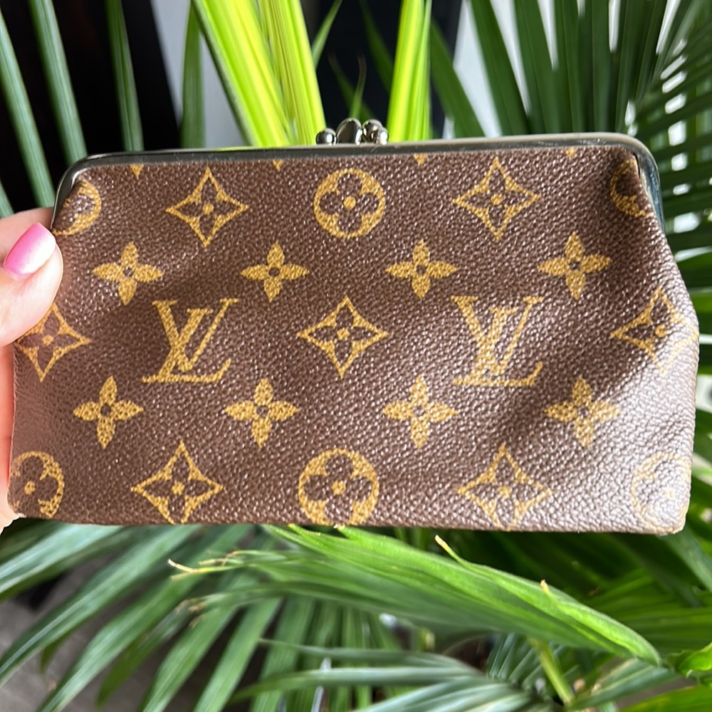 Vintage Authentic Louis Vuitton kisslock wallet/change purse